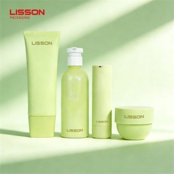 Ống mềm chịu nhiệt cao, thân thiện với môi trường, làm từ vật liệu PP nguyên khối.