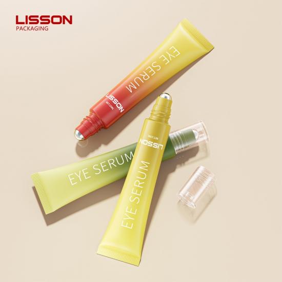 Ống đựng serum mắt thiết kế riêng với đầu lăn bằng thép.